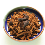 Prepare a healthy and digestive herbal tea with gentian root. Let the root macerate in cold water for 4 hours to benefit from its beneficial properties. Add cinnamon or ginger for an extra touch of flavor and to enhance its digestive properties. Ideal for countering gastrointestinal atony. Just 2 Kcal per cup.