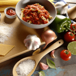 La salsa genovesa tradicional es perfecta para acompañar la pasta en ocasiones especiales o simplemente para ofrecer un plato rico en tradición culinaria italiana. La cocción lenta hace que la carne sea tierna y la salsa increíblemente sabrosa, ¡un verdadero triunfo para el paladar!